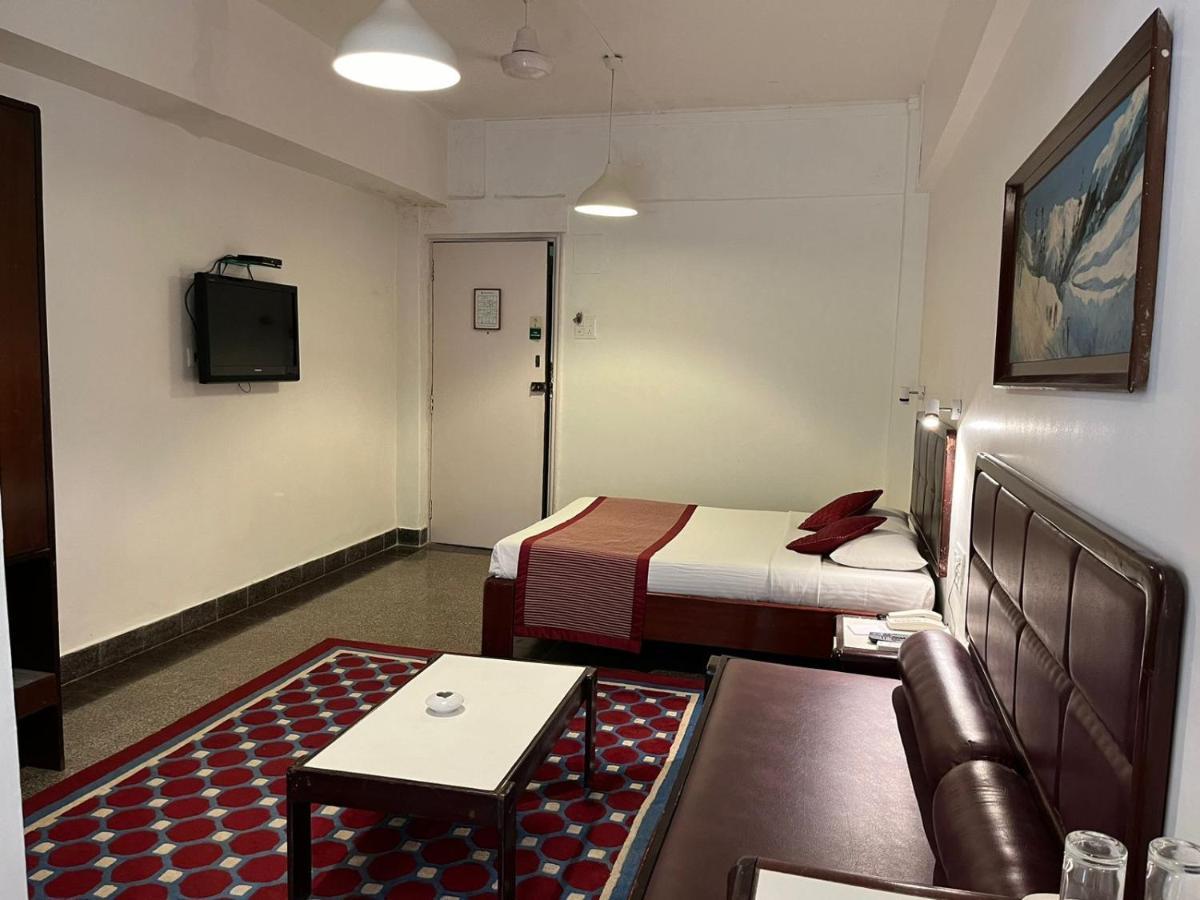 West End Opp Hospital 4* Mumbai