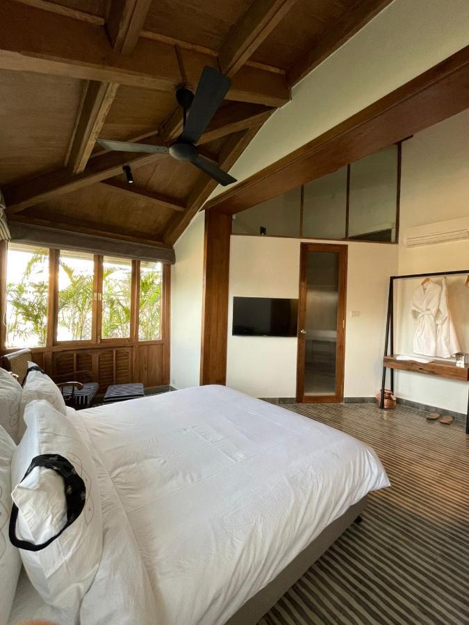 Abode 3*