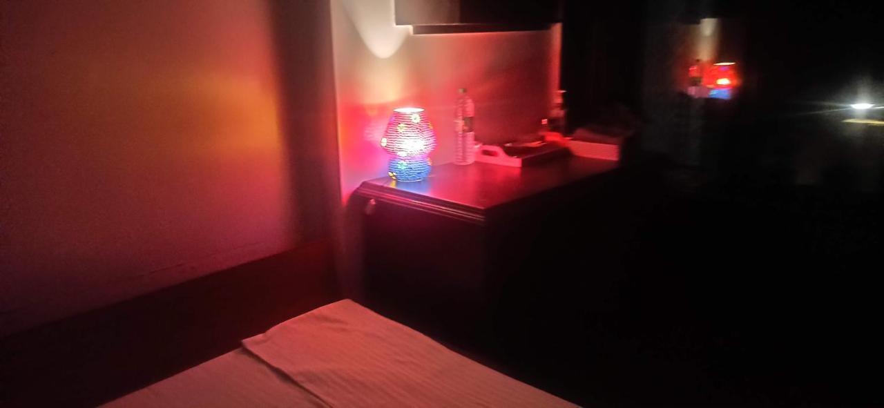 Apartamento Cozy Private Ac Studio By The Sea Bandstand Bandra W Nr Taj Lands End Mumbai