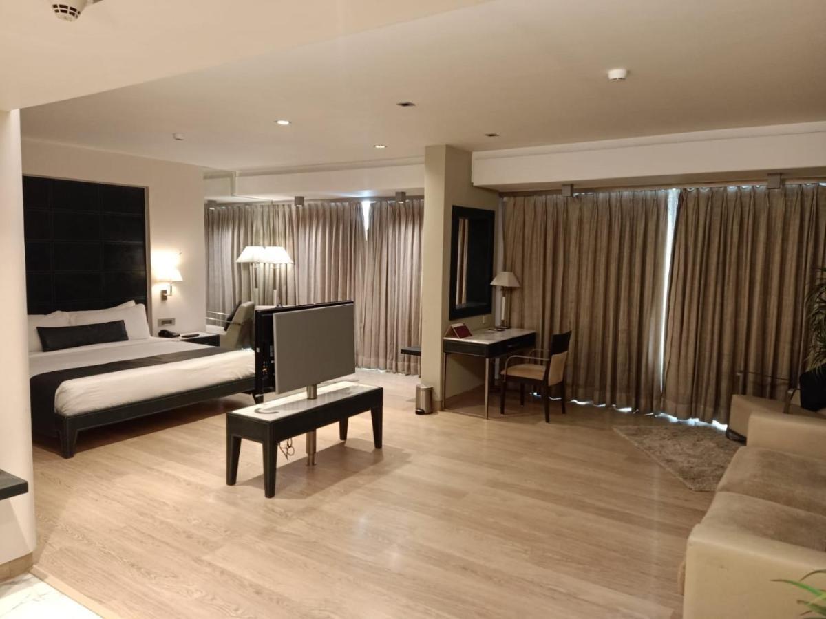 Mirage Hotel, International Airport Hotel