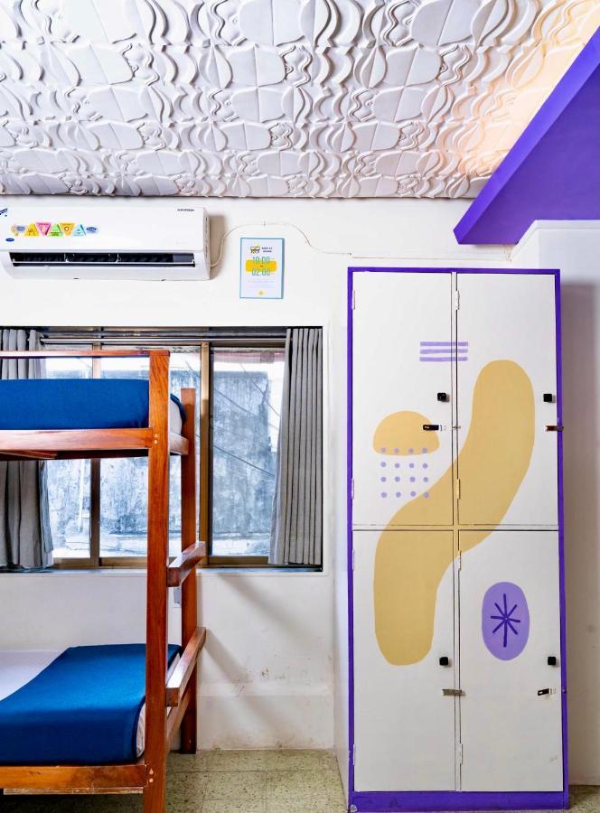 Hostel Locomo Og - Work Eat Mumbai