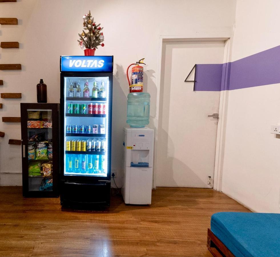 Hostel Locomo Og - Work Eat Mumbai