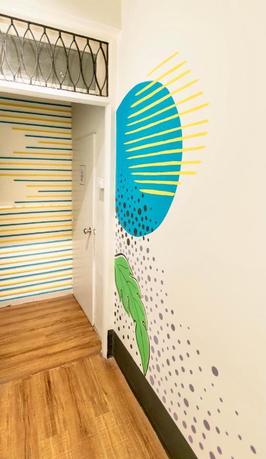 Locomo Og - Work Eat Hostel Mumbai