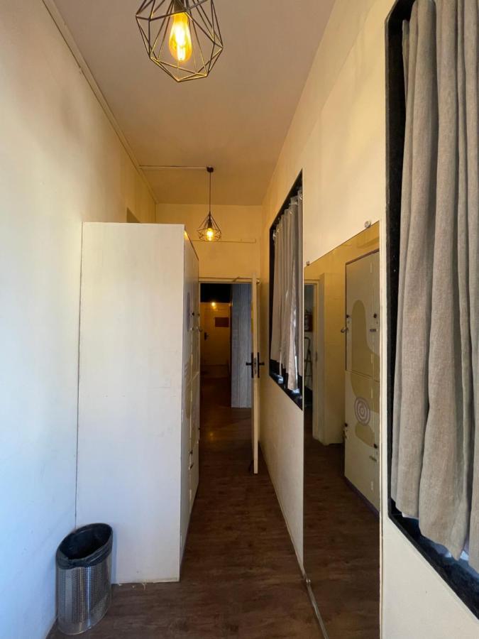 Locomo Og - Work Eat Hostel Mumbai