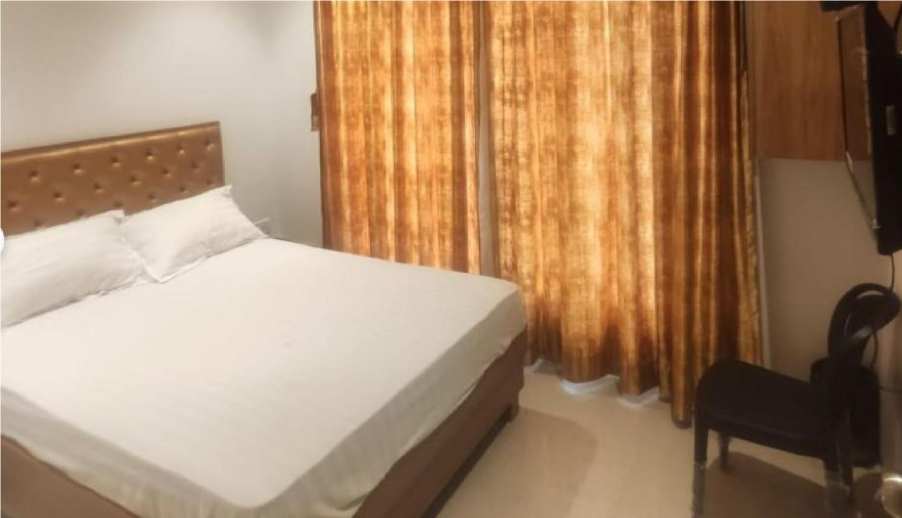 Golden Oak Lodging By Wb * Mumbai