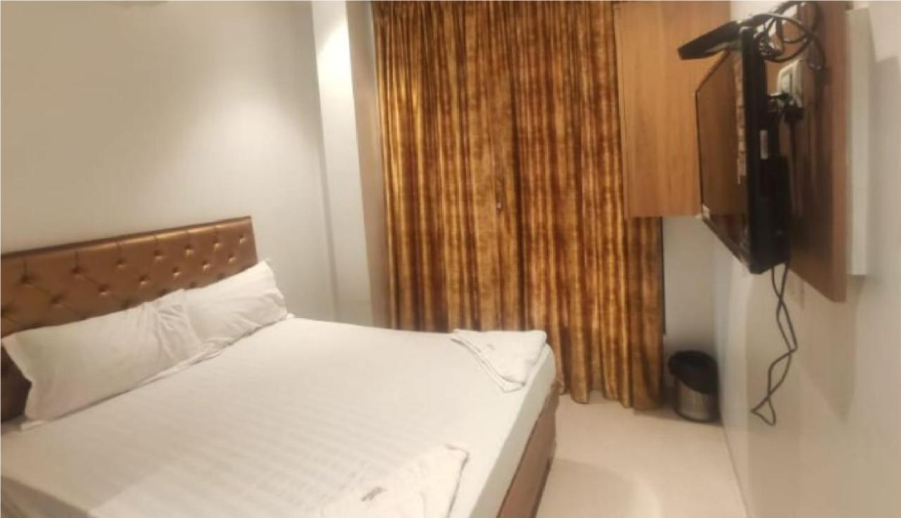 Golden Oak Lodging By Wb