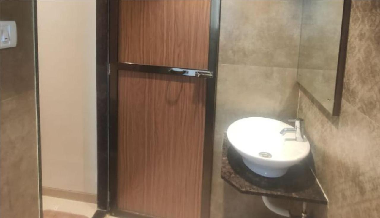 Golden Oak Lodging By Wb Hotel *