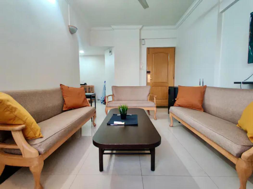 2 Bhk Cozy W/ Netflix And Wifi In Bandra Mumbai