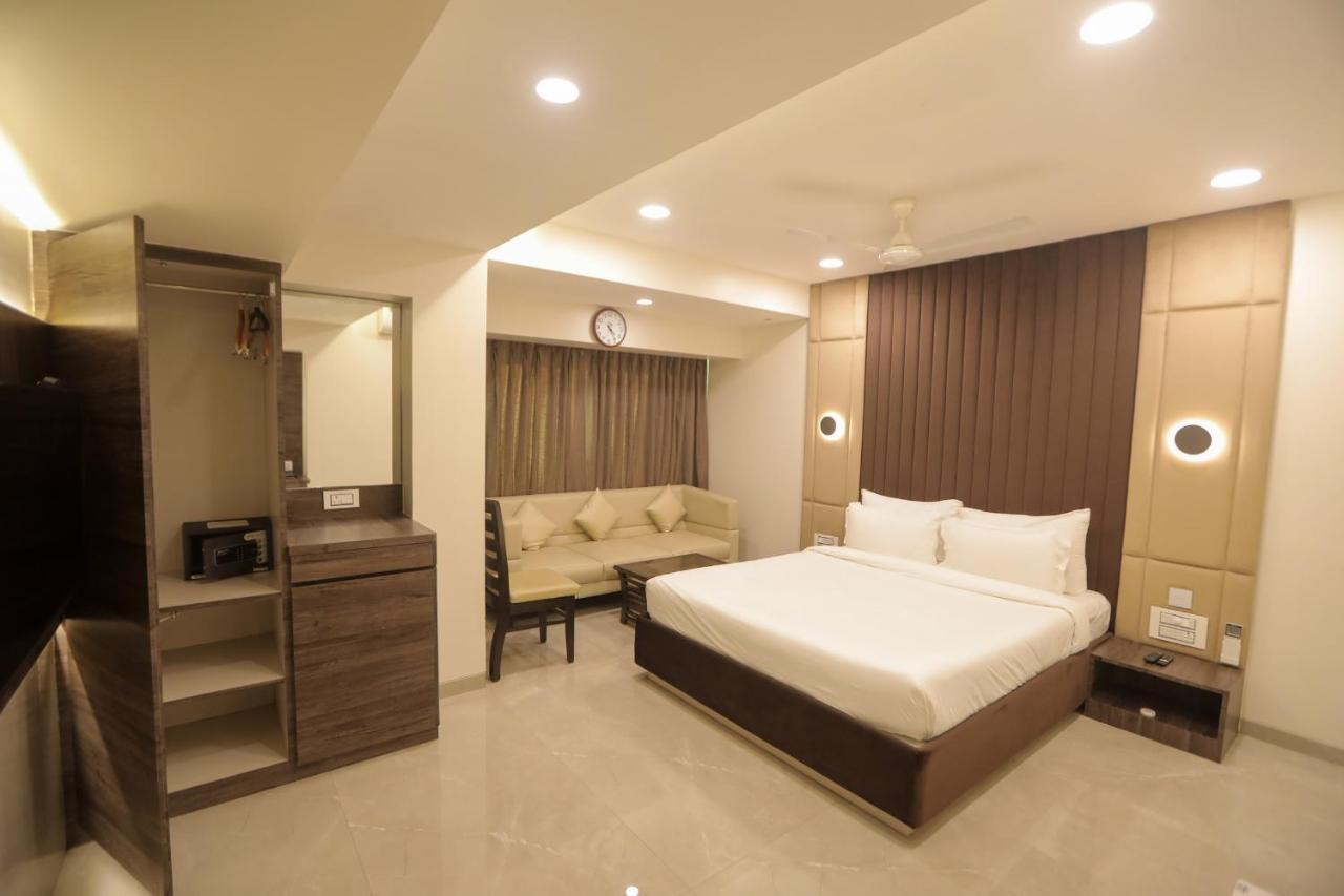 Naaz Executive