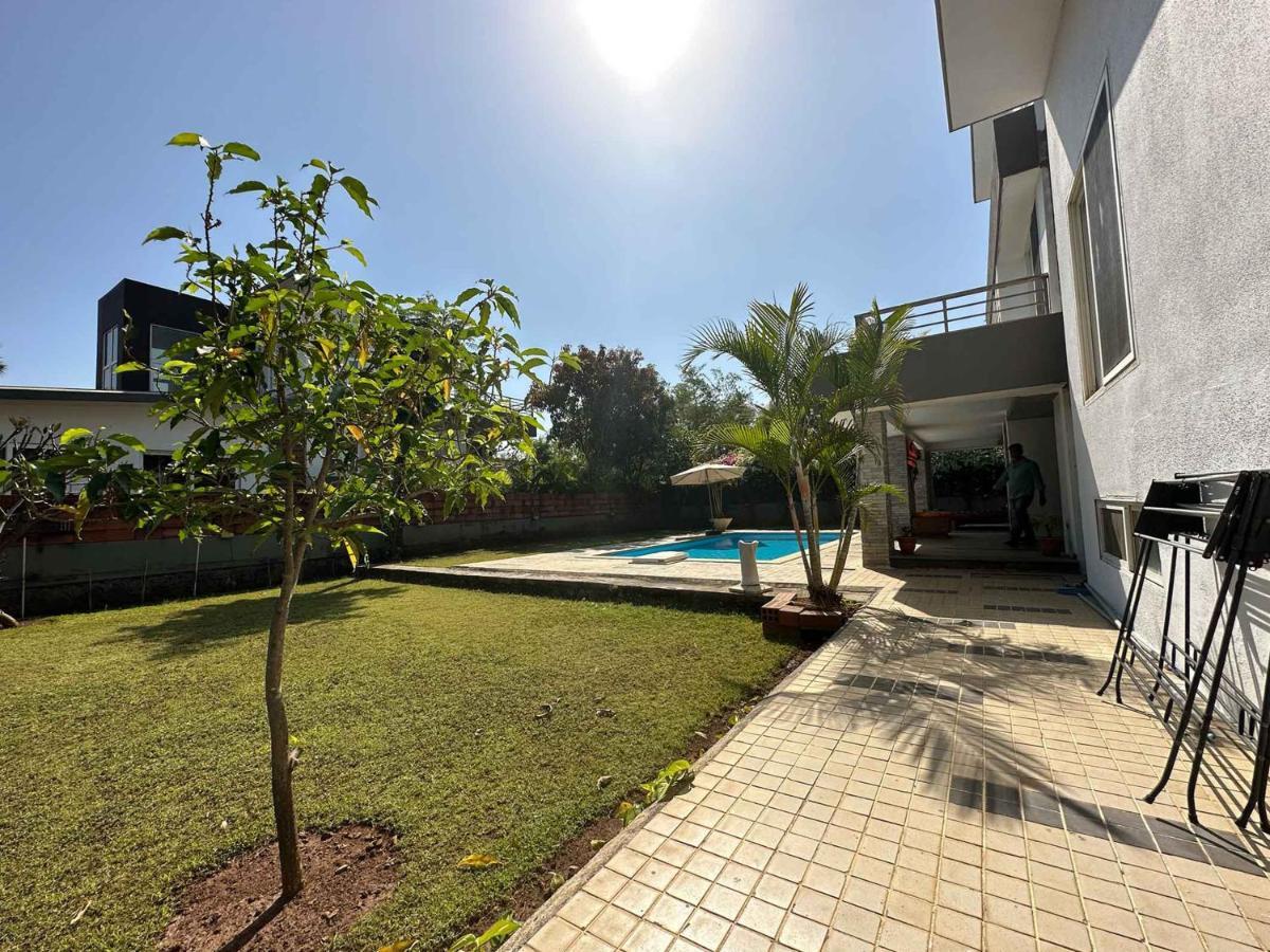 Oceanfront 4 Bed Private Pool Gorai Near Holiday home