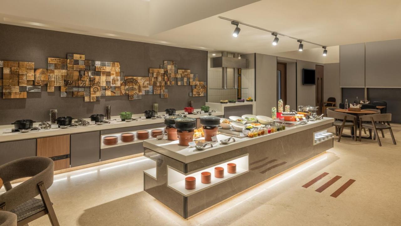 Hotel Ibis Airport - An Accor Brand Bombaim