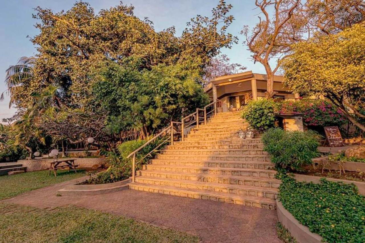 Oceanfront, Private Pool Villa, 2 Bed • Uttanbeach * Mumbai