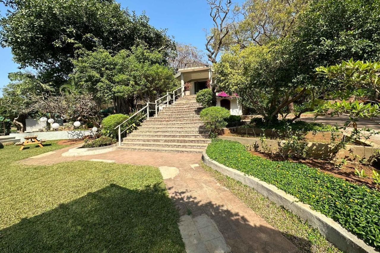 Oceanfront, Private Pool Villa, 2 Bed • Uttanbeach Mumbai