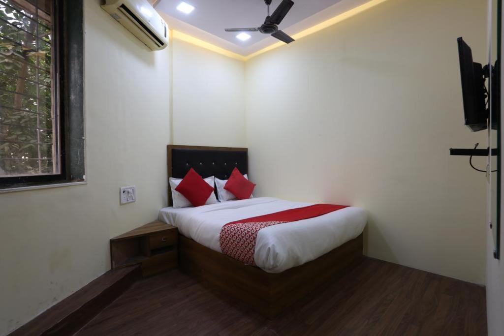 Crown Goregaon Guest house Mumbai