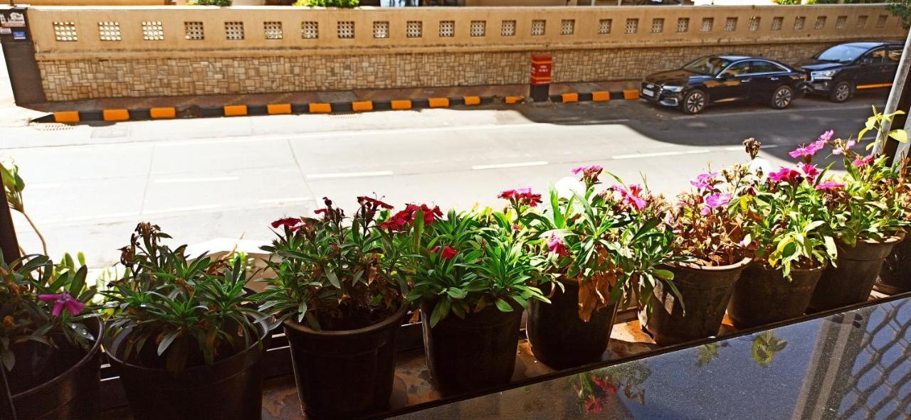 Cozy Private Ac Studio By The Sea Bandstand Bandra W Nr Taj Lands End Apartamento Mumbai