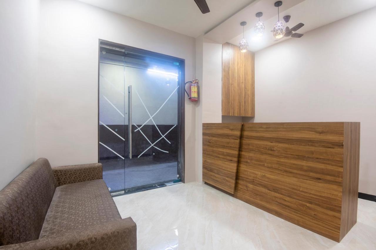 Super Oyo Blue Executive Near Chhatrapati Shivaji International Airport Bombaim