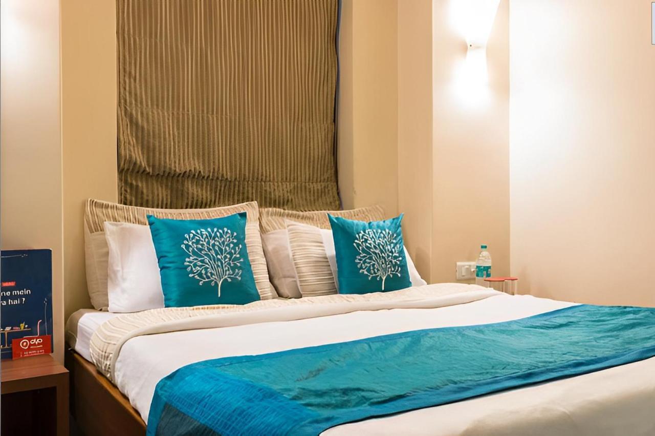 Apollo - Colaba Causeway