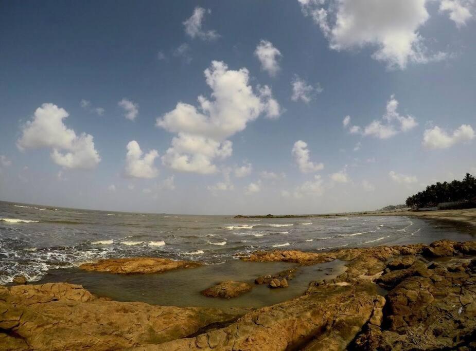 Anchors Away 2 Bhk Gorai Holiday home *