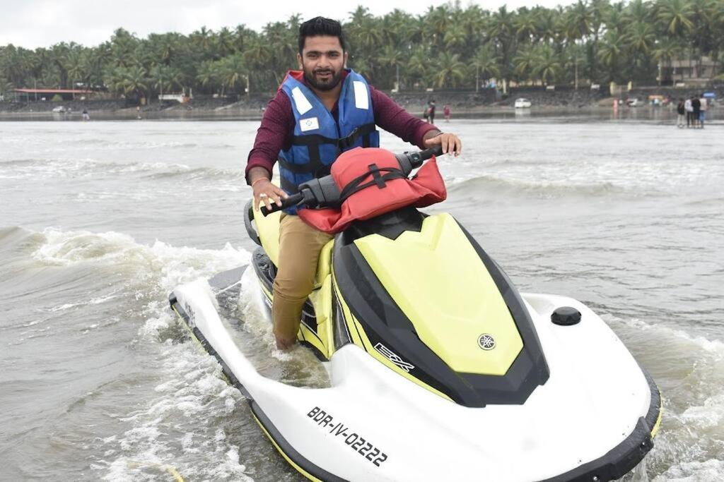 Anchors Away 2 Bhk Gorai Holiday home *