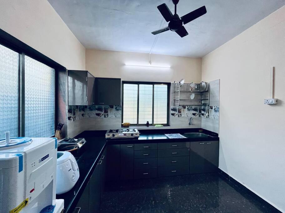 Anchors Away 2 Bhk Gorai Holiday home *