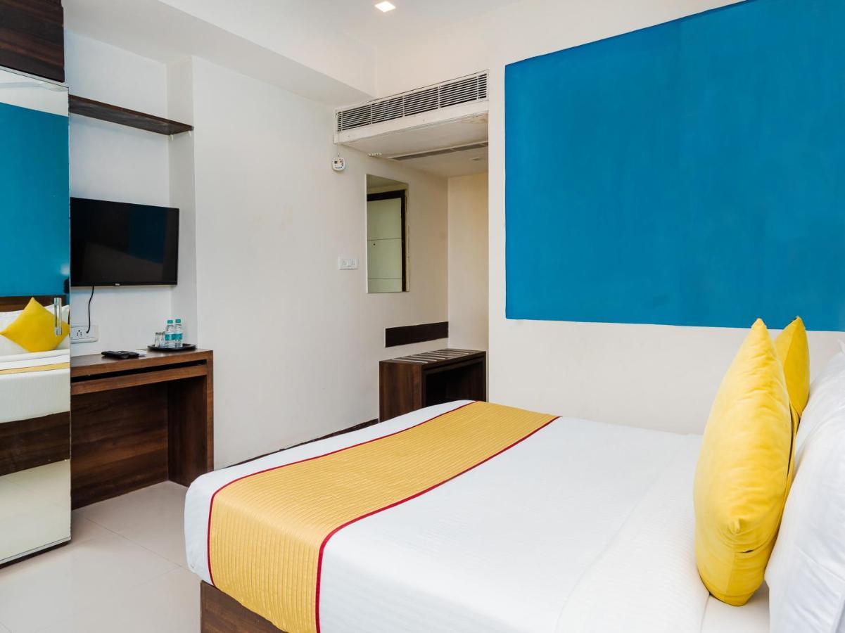Aura - Near Malad Link Road Mumbai