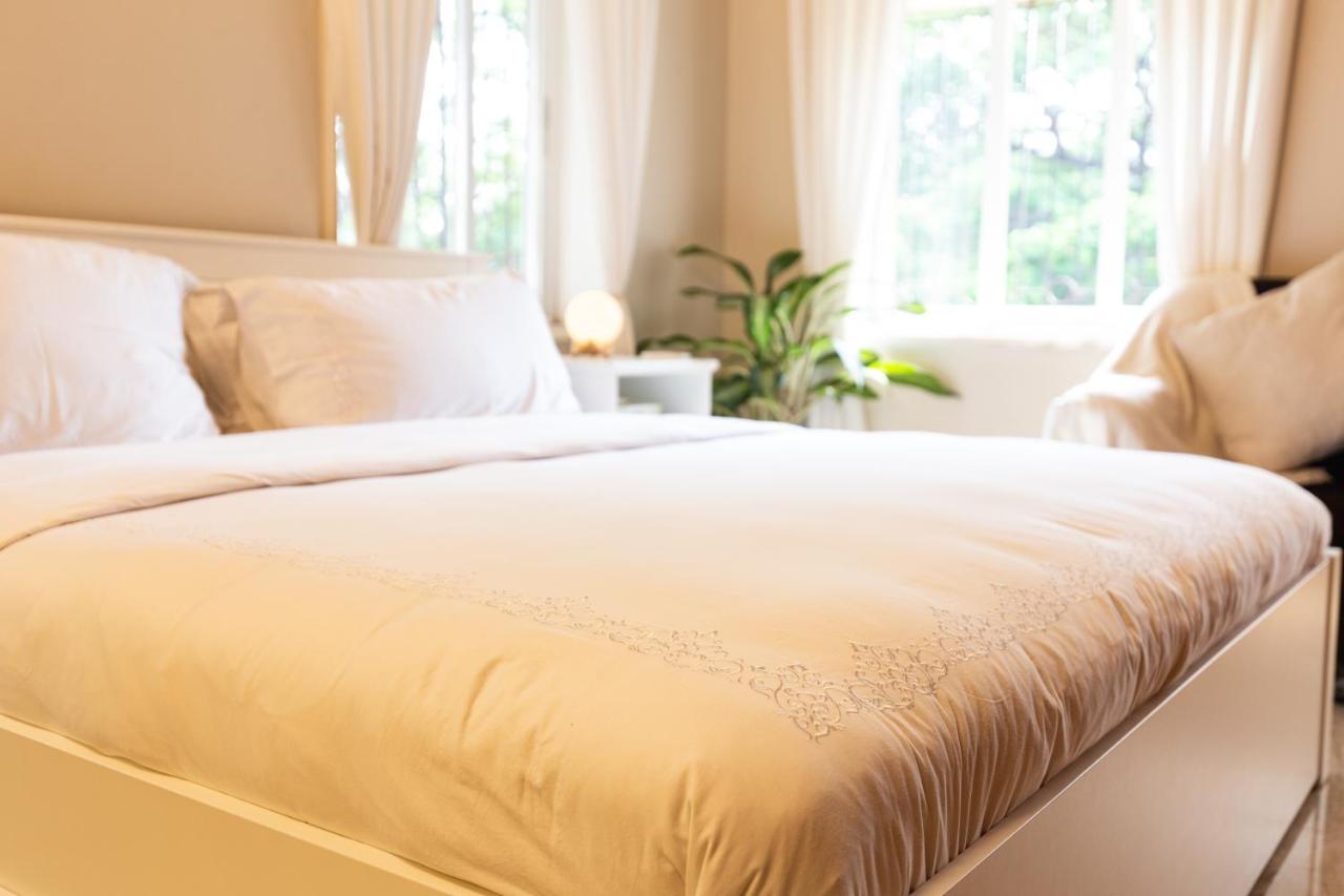 Homestay Ivory Seaside Near Carter Road, Bandra West, *