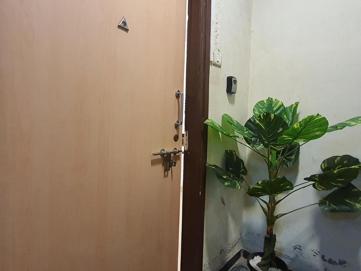 Osi Perry Cross Bandra West Mumbai