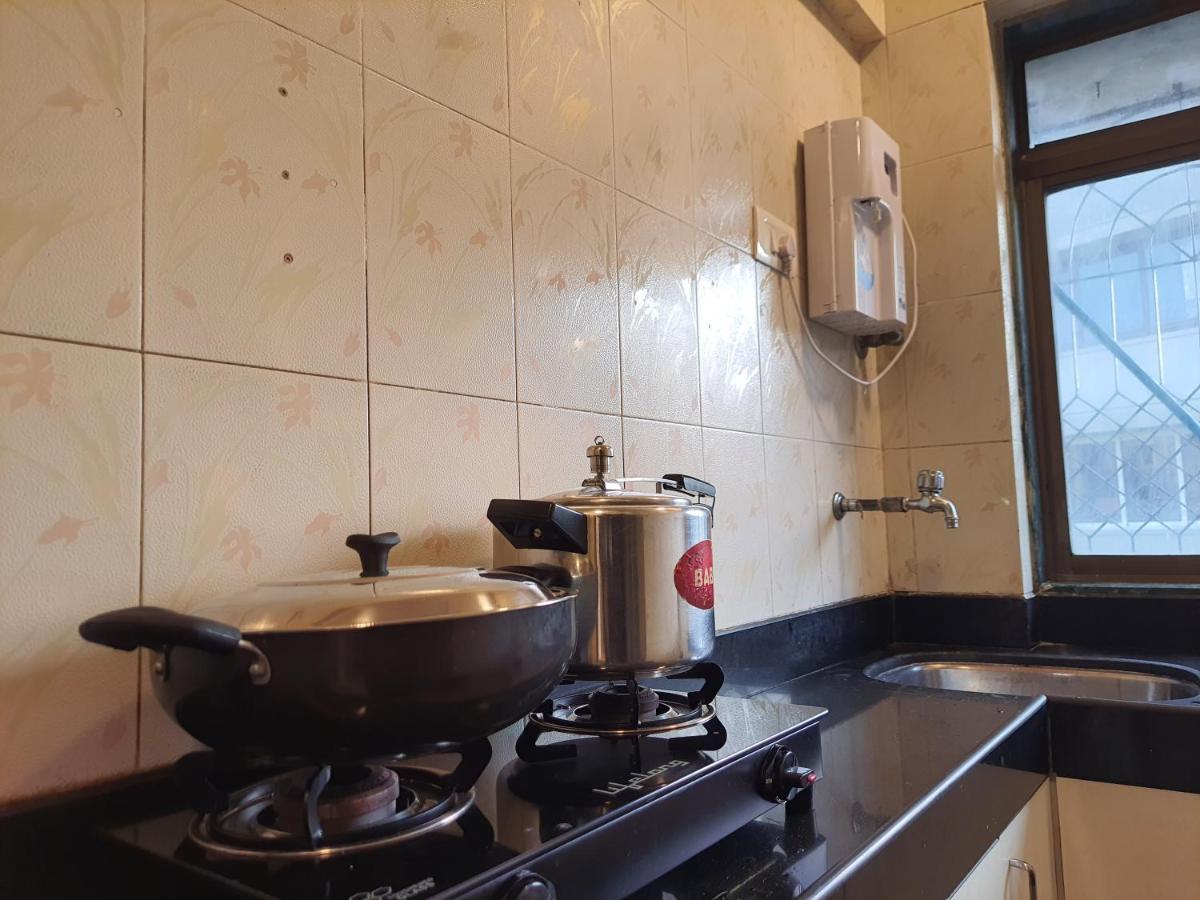 Osi Perry Cross Bandra West *