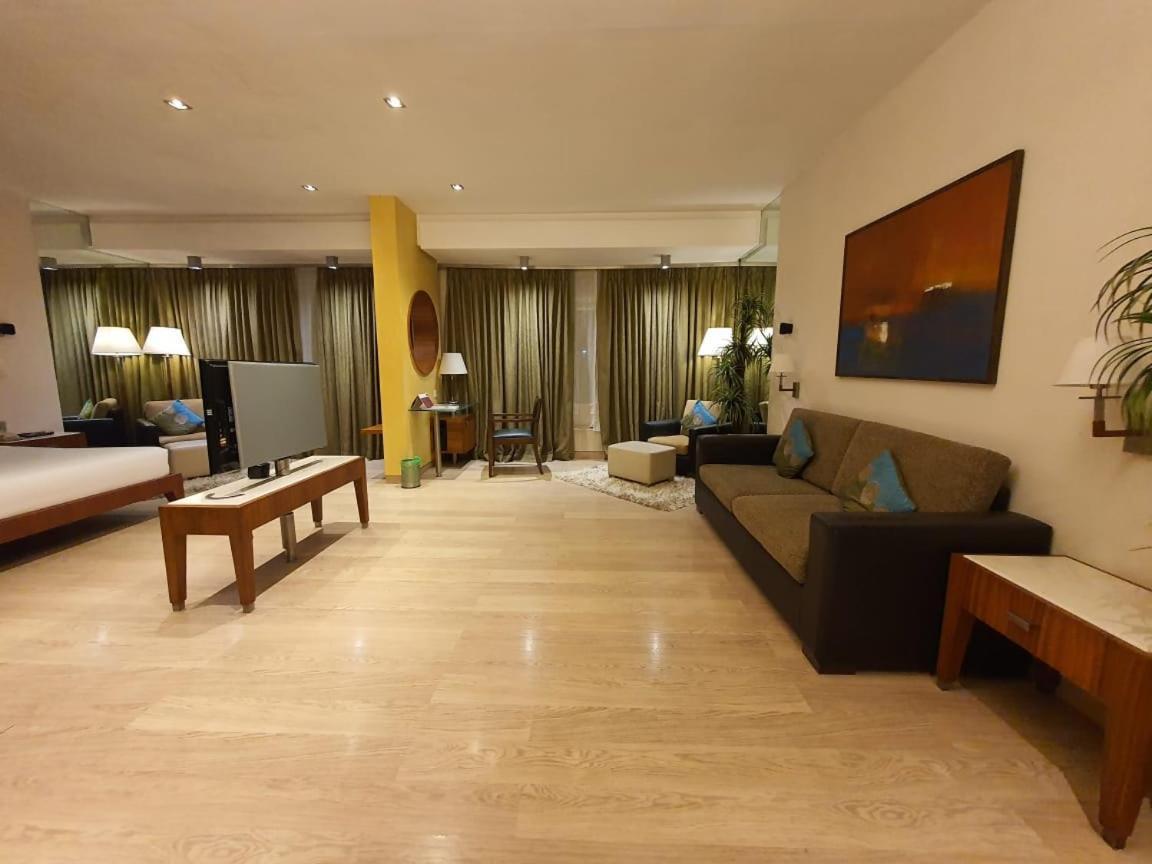 Hotel Mirage Hotel, International Airport 4*