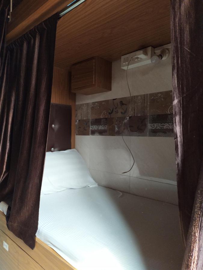 Hostel Sd Ac Deluxe Mumbai