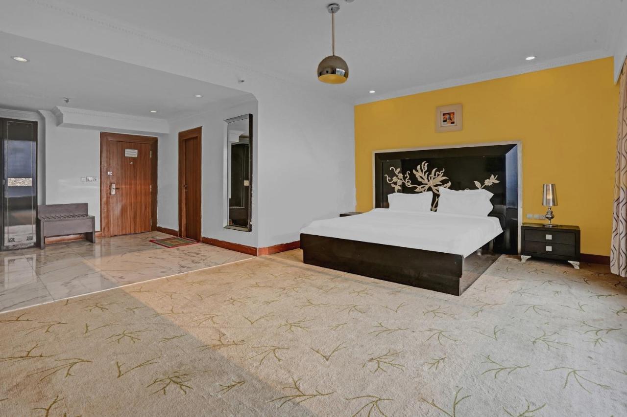 Townhouse Royal Palms Shared Serviced 4* Mumbai