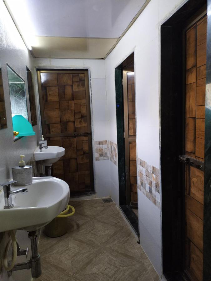 Sd Ac Deluxe Hostel