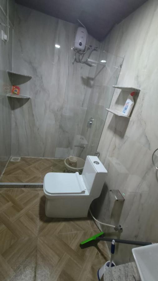 Spacious For 6 In Near Kokilaben Hospital, Andheri West *