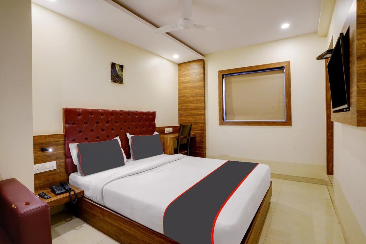 Capital O Elegant Hotel 3*