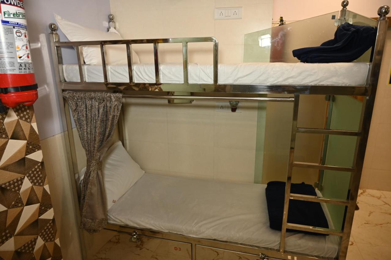 Capsule hotel Sagar Andheri - Nearest To Andheri Railway Station West *