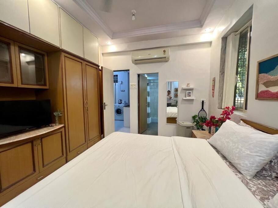 Arora Bhavan 1a, Khar West By Connekt Homes