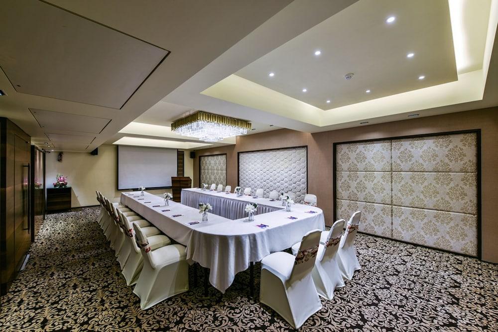 The International By Tunga Hotel