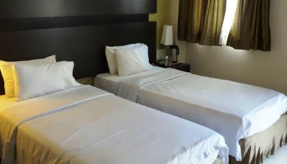 Hotel Chateau Windsor - Marine Drive Mumbai