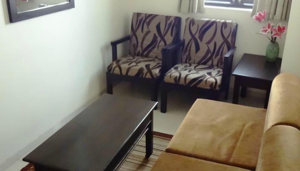 Hotel Chateau Windsor - Marine Drive 3*