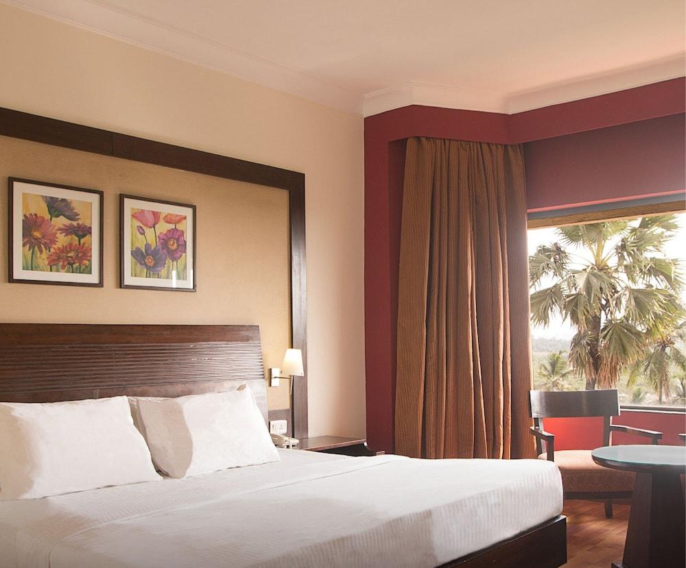 The Retreat & Convention Centre Hotel 5*