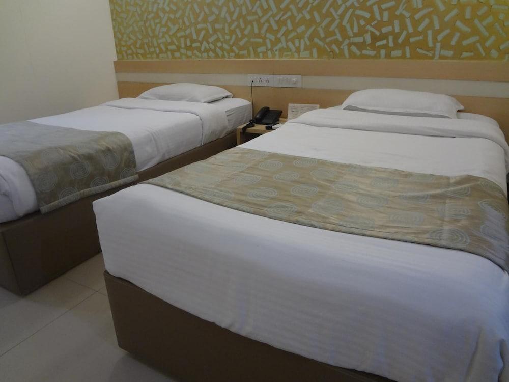 Diplomat, Colaba Hotel 3*