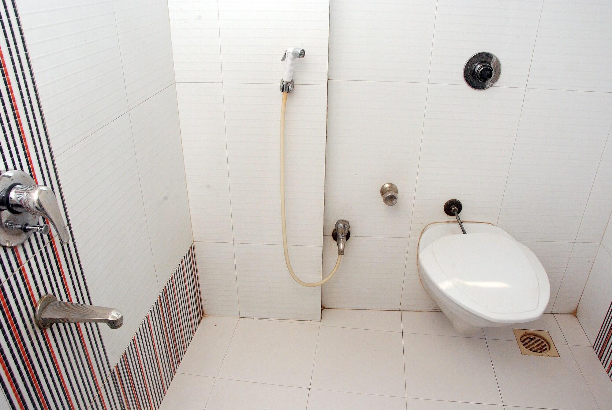 Hotel Fabhotel Kamran Residency 3*