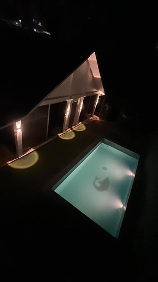 Guest house White House Goregaon Mumbai