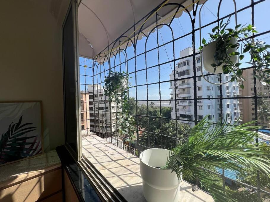 Mon Desire 5, Perry Cross Rd, Bandra West By Connekt Homes *