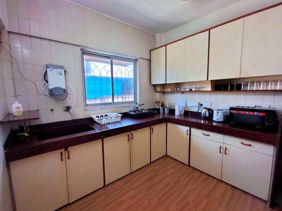 Mon Desire 5, Perry Cross Rd, Bandra West By Connekt Homes