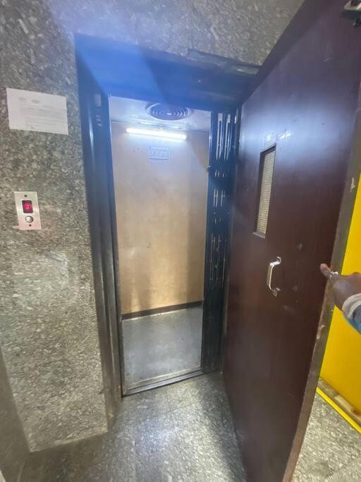 Mon Desire 5, Perry Cross Rd, Bandra West By Connekt Homes Mumbai