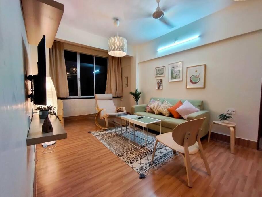 Mon Desire 5, Perry Cross Rd, Bandra West By Connekt Homes Mumbai