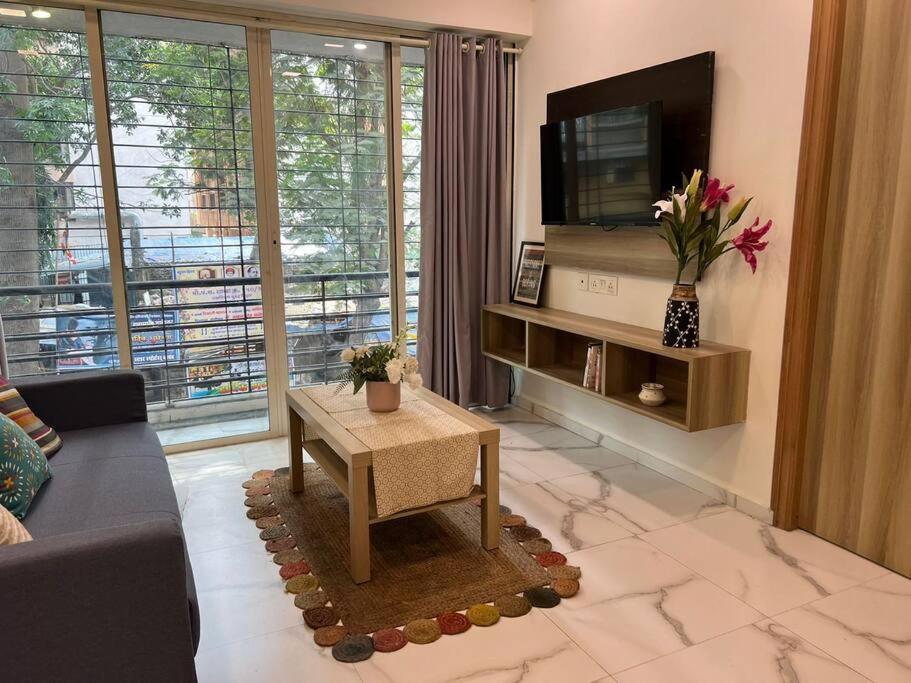 Apartment Jastcon, 19th Rd, Khar, Ambedkar Colony By Connekt Homes Mumbai