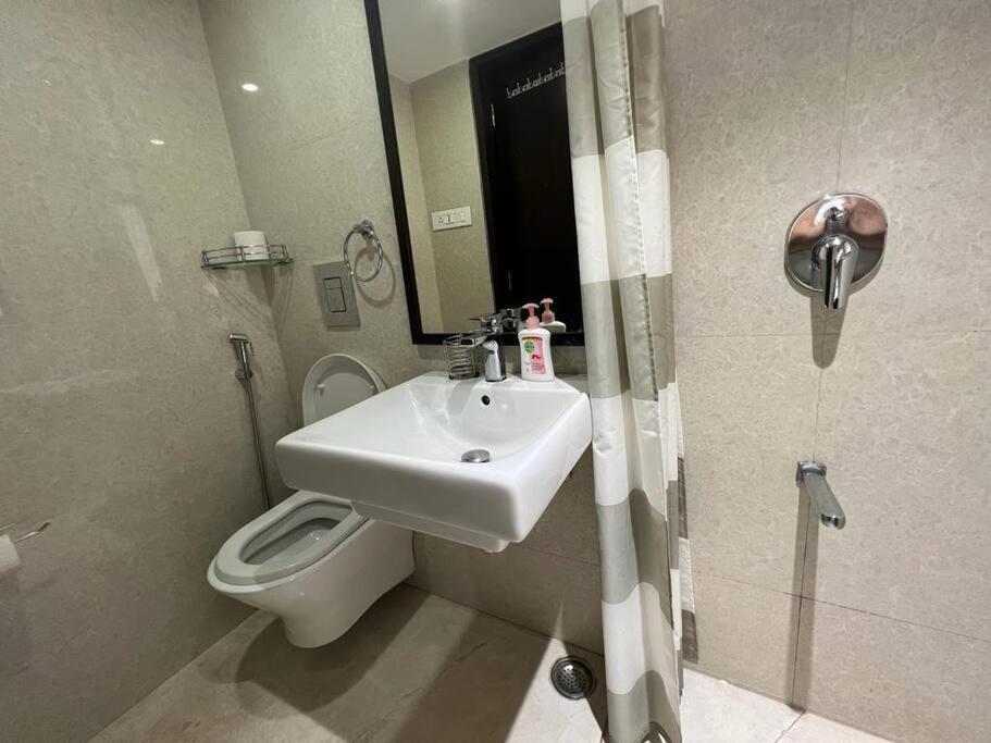 Kakad Classic 360, 16th Rd, Pali Village, Khar West By Connekt Homes Apartment Mumbai