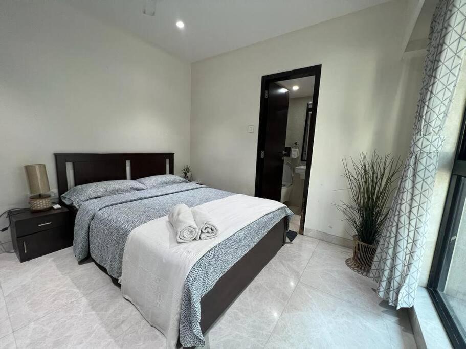 Apartment Kakad Classic 360, 16th Rd, Pali Village, Khar West By Connekt Homes Mumbai